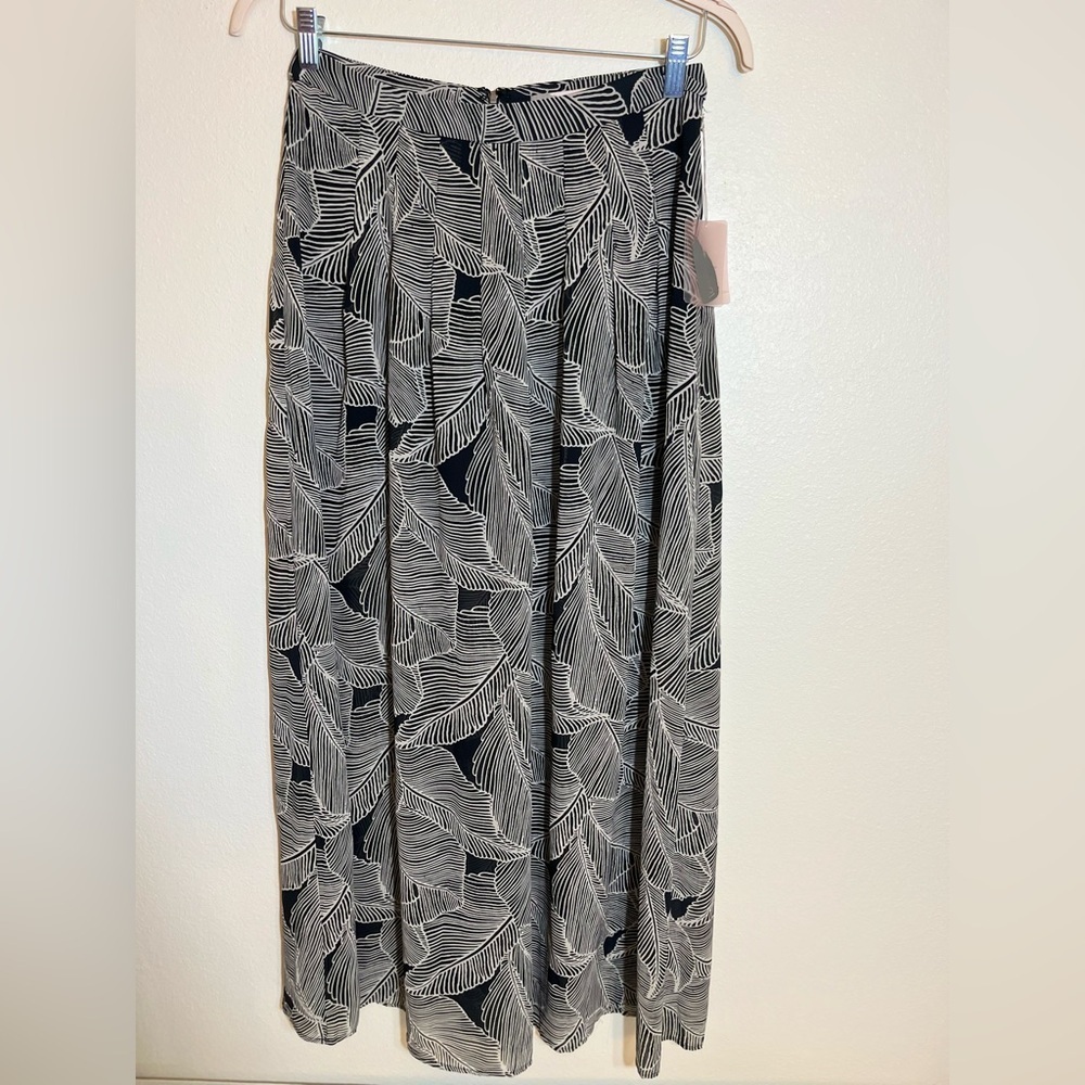 Tropical Maxi Skirt - Women’s Medium Black Tan - Island Vacation Vibes